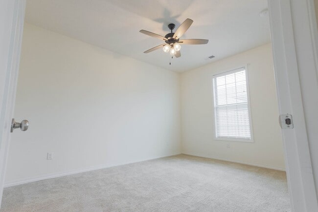Building Photo - NEW LUXURY 2 BED 2 BATH 1 CAR GARAGE DUPLEX