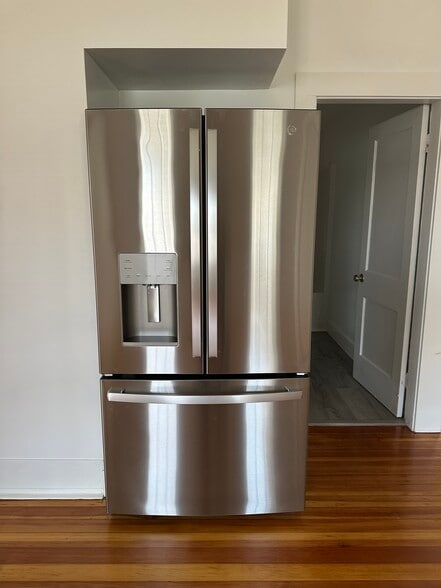 Building Photo - 55 Lucas St