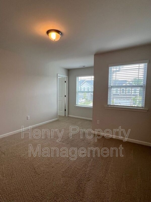 Building Photo - 775 Amarra Dr