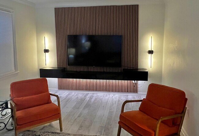 Building Photo - 321 Senate Ct