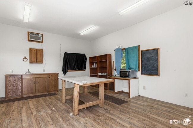 Building Photo - 515 N Texas St