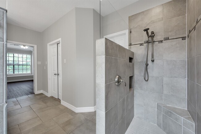 Building Photo - 55 E Amberglow Cir