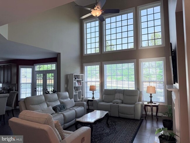 Building Photo - 2450 Transom Pl