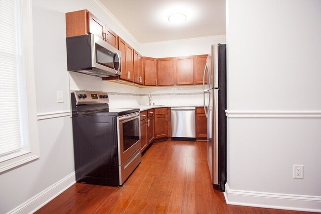 Building Photo - 607 Washtenaw Ave