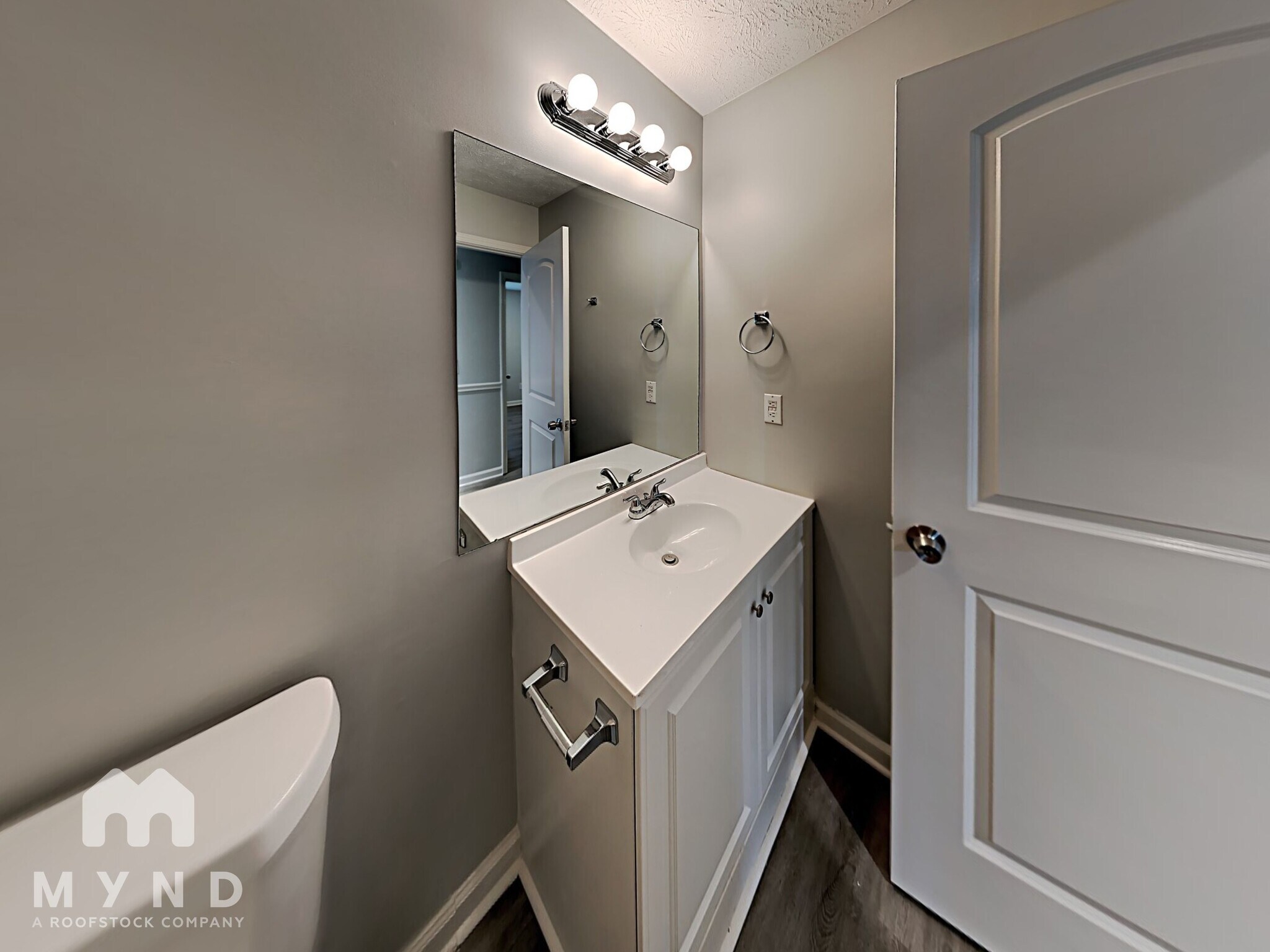 Building Photo - 100 Clifton Dr