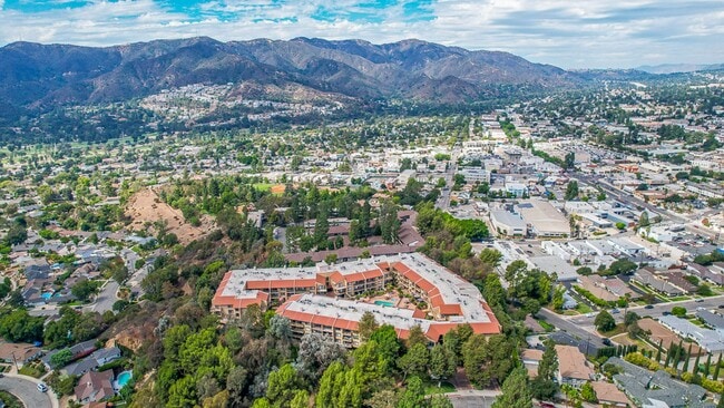 Building Photo - Beautiful Mountain Condo. 3 Bed-2Bath
