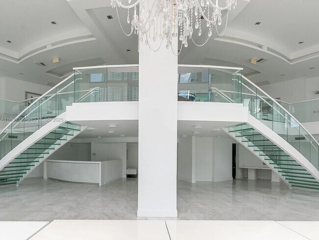 Building Photo - 350 S Miami Ave