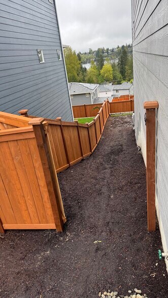 Building Photo - 617 103rd Ct SE