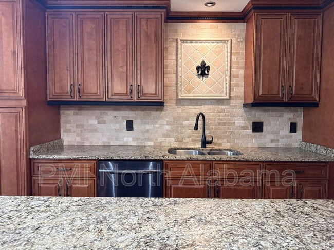 Building Photo - 2809 Willowick Tr SE