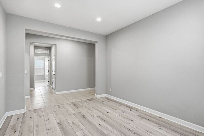 Building Photo - 9684 N Texas Ebony Ln