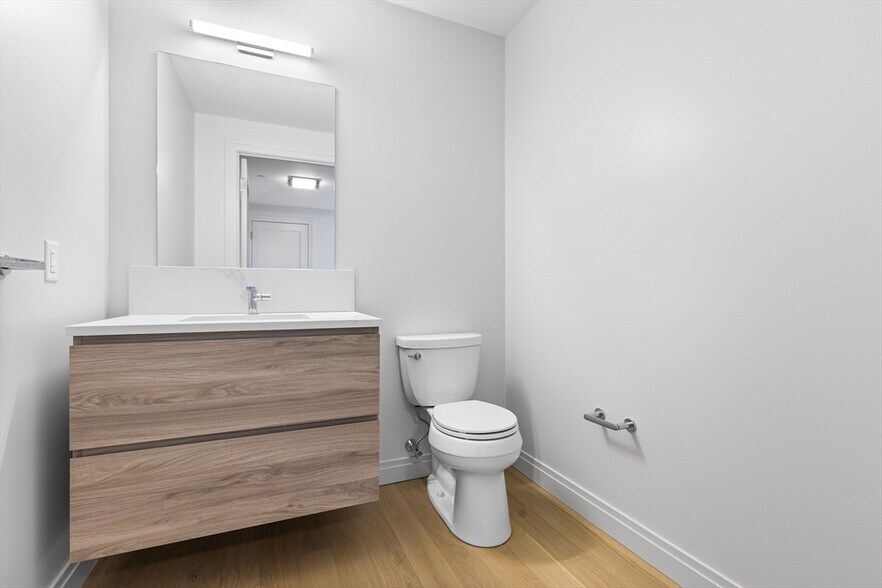 Building Photo - 133 Seaport Blvd