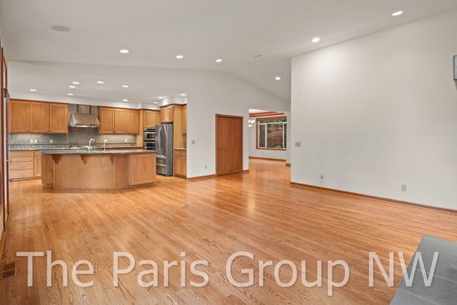 Building Photo - Gorgeous 3,400sf Golf Course Craftsman on Sahalee Country Club’s 7th Green