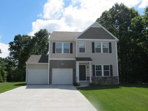 Building Photo - Beautiful home in Applegate