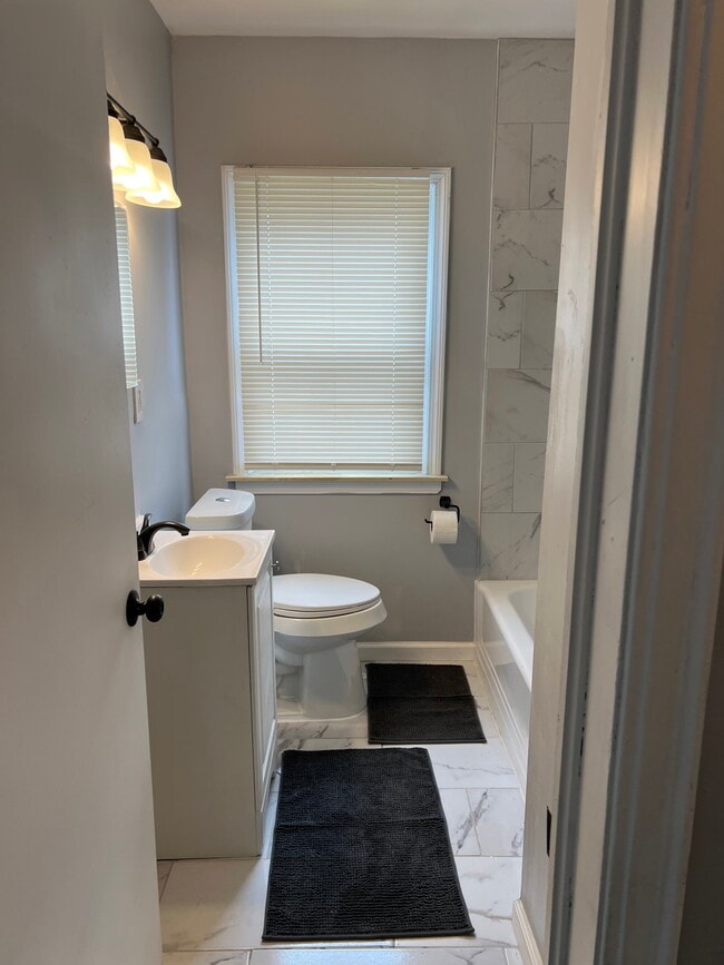 Building Photo - 1646 21st St