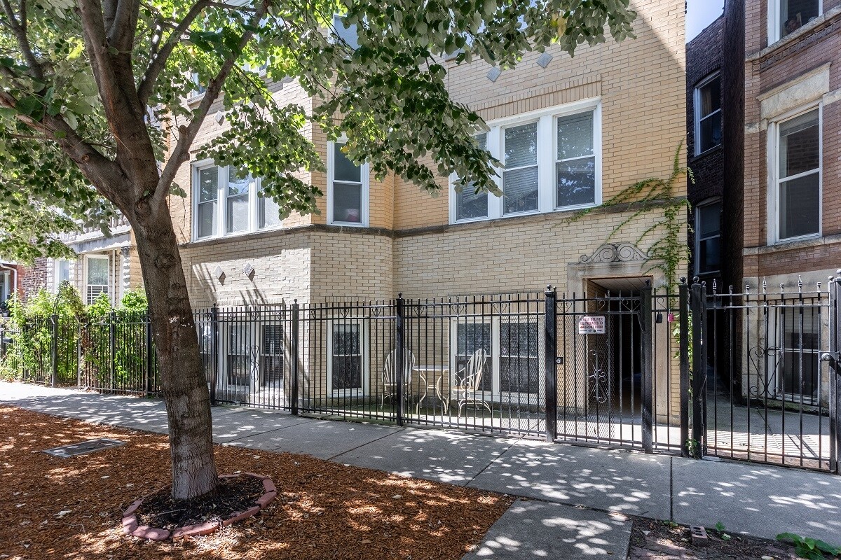 Building Photo - 1430 N Maplewood Ave