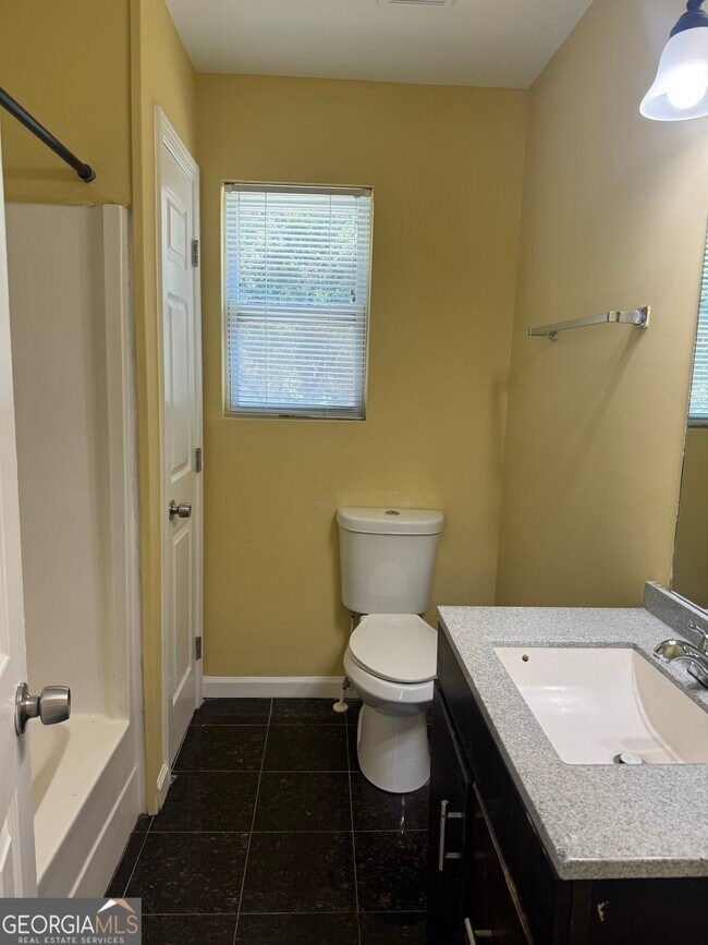 Building Photo - 400 Tunis Rd