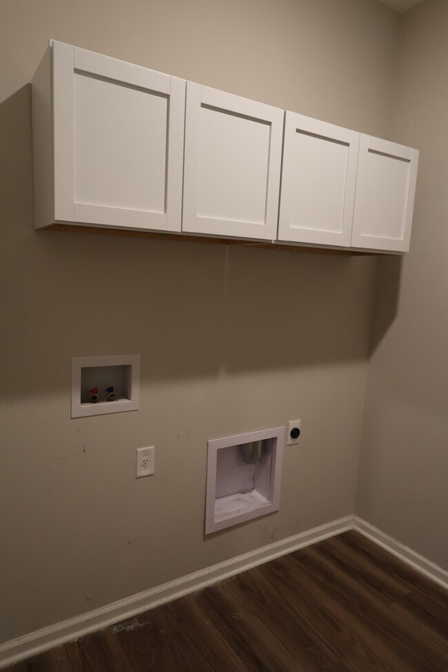 Building Photo - 2951 Daylily Dr