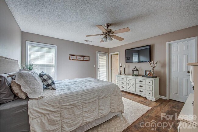 Building Photo - 121 Pratt St