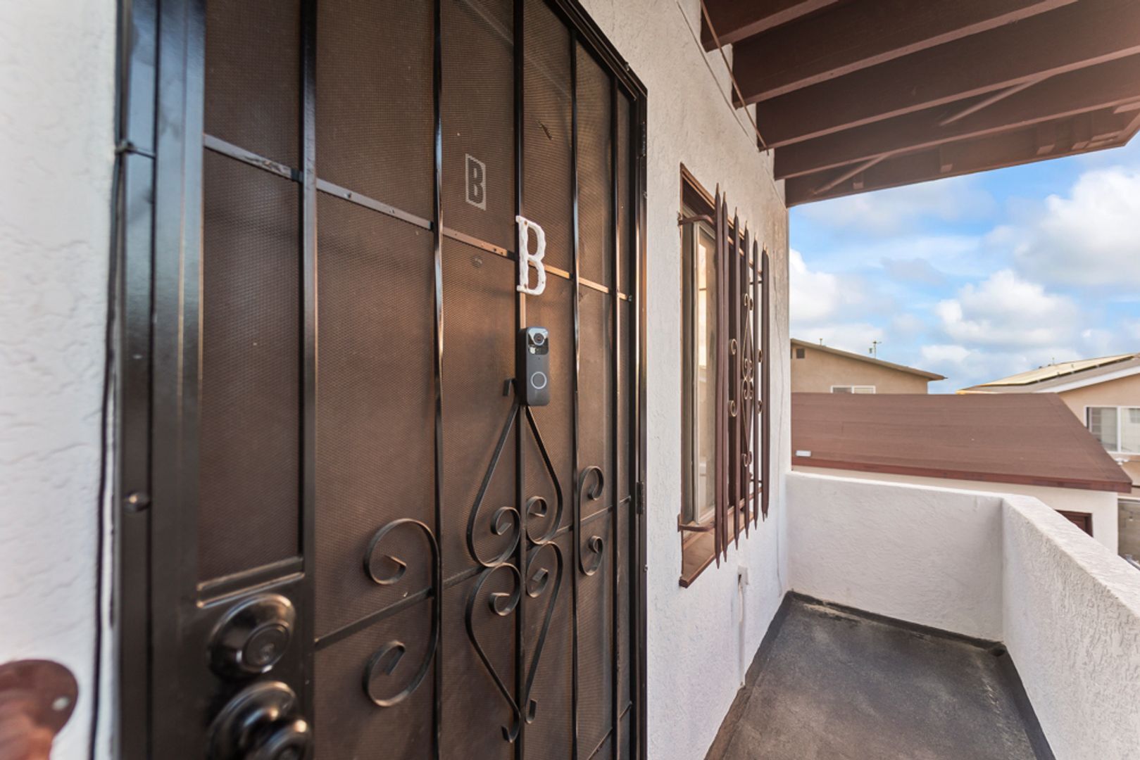 Building Photo - 10639 Fitzroy Ave