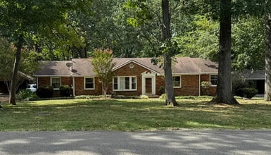 Building Photo - 713 Templeton Dr