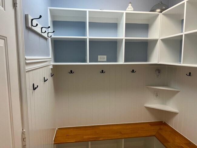 Mud-Room - 1554 Willow Pond Dr