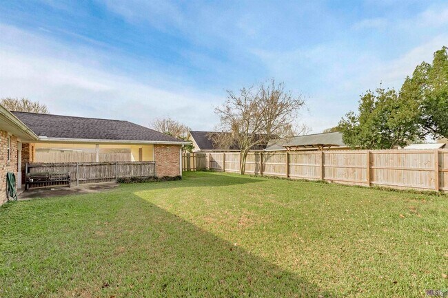 Building Photo - 10859 Cal Rd