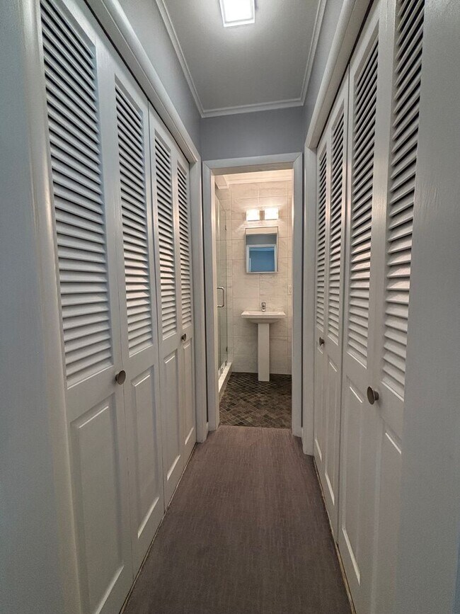 Building Photo - A House For Rent Does Not Come For Rent Ve...