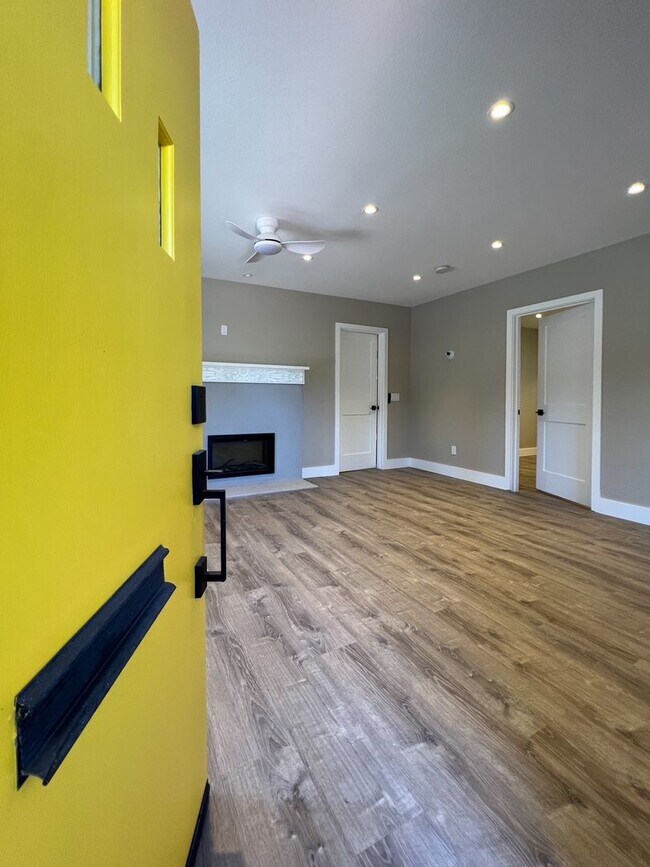 Building Photo - 1567 Silverado Trail
