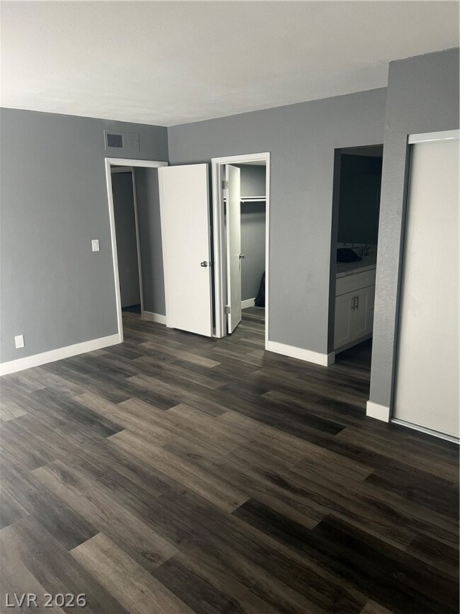 Building Photo - 3344 Medina Ct