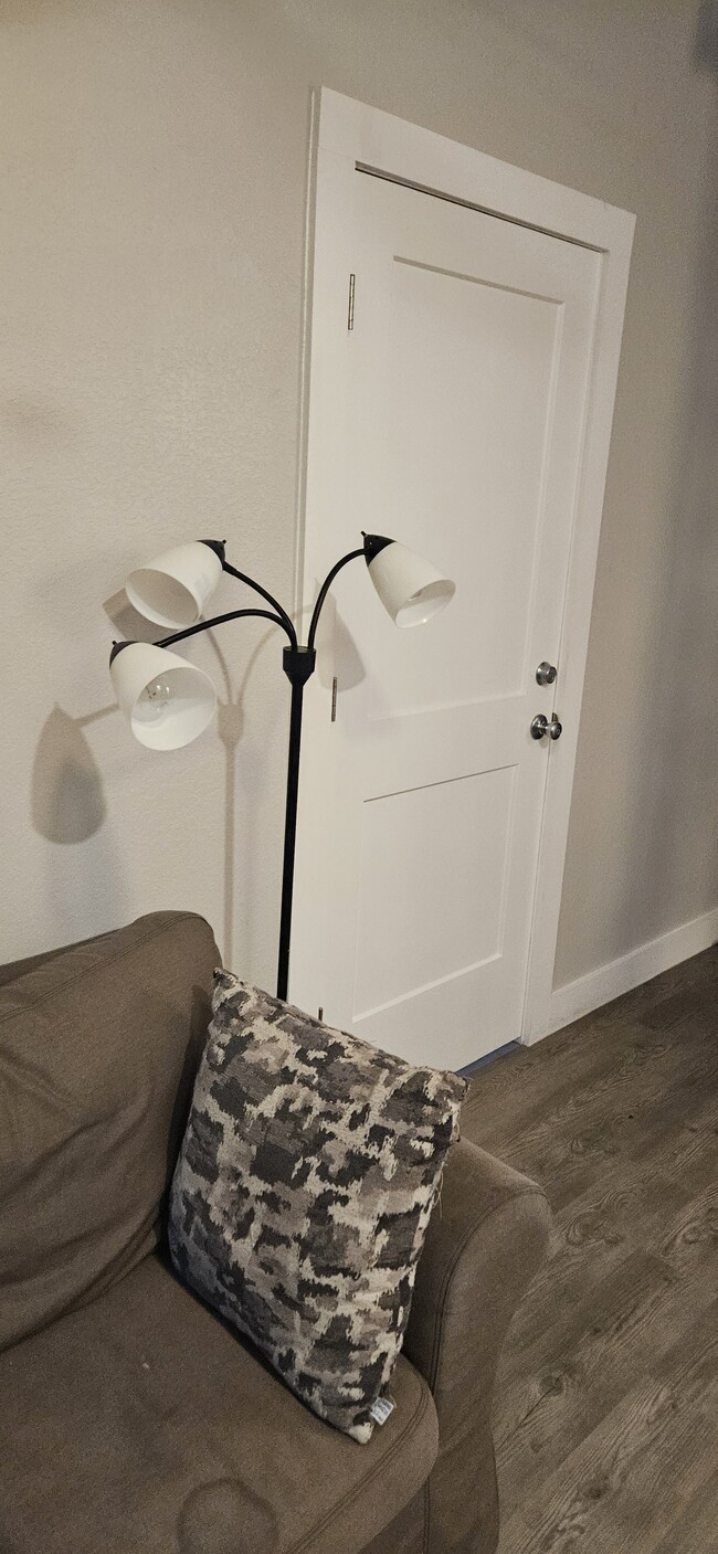 Building Photo - 3014 E 16th St