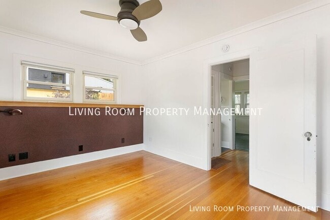 Building Photo - 4542 SE 60th Ave