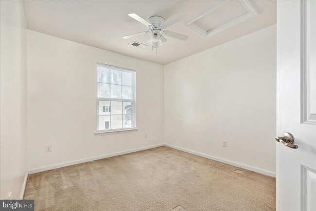 Building Photo - 139 Hornbeam Dr