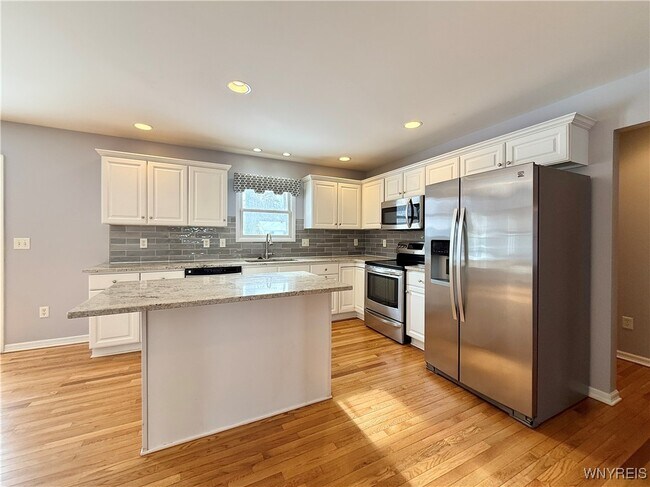 Building Photo - 175 Crown Royal Dr