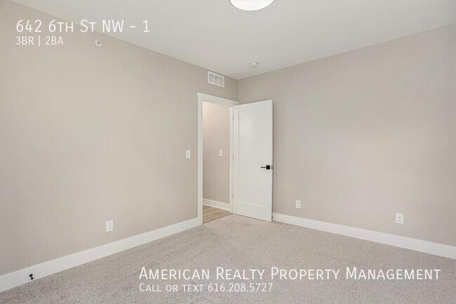 Building Photo - 642 6th St NW