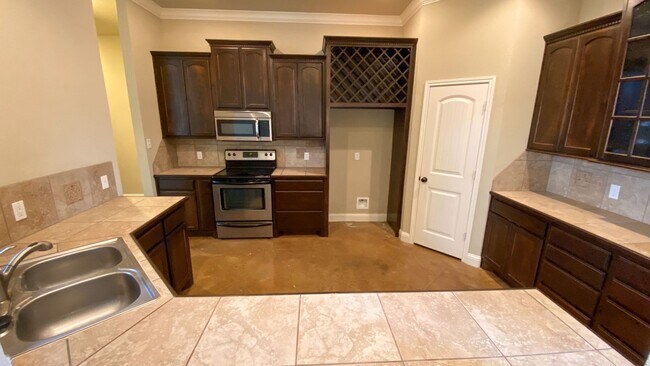 Building Photo - 3132 Stallion Dr