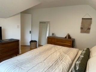 Building Photo - 203 E Diamond Lake Rd