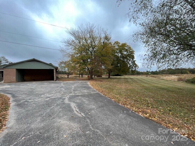 Building Photo - 228 El Bethel Rd