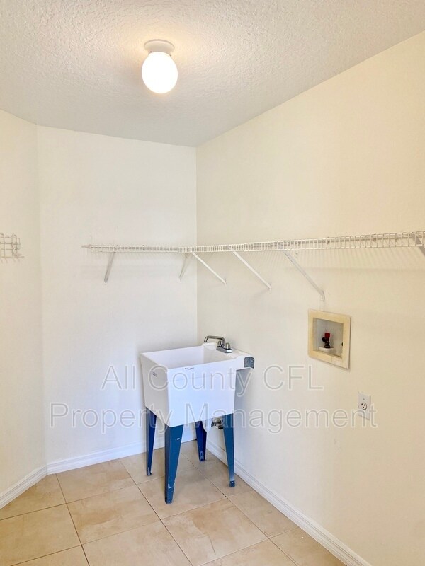 Building Photo - 3870 Aiden Pl