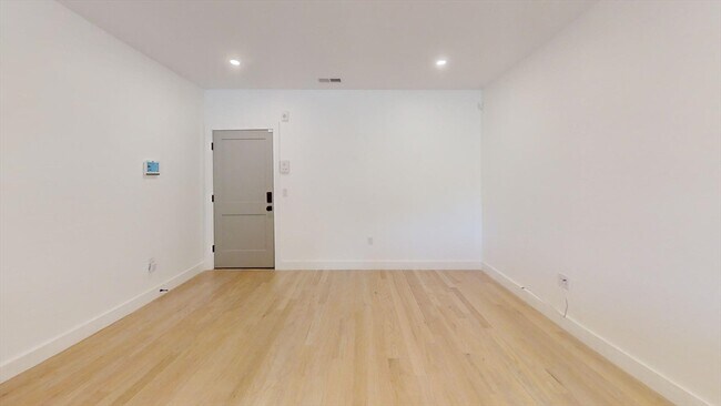 Building Photo - 52 Withington St