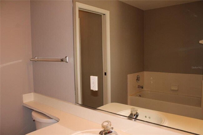 Building Photo - 1507 Lantana Ct