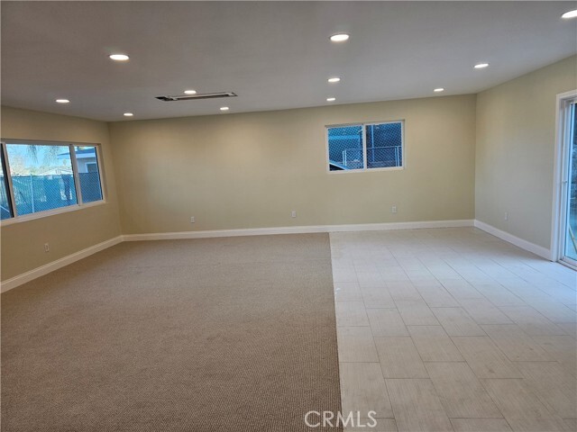 Building Photo - 2641 Valley View Ave