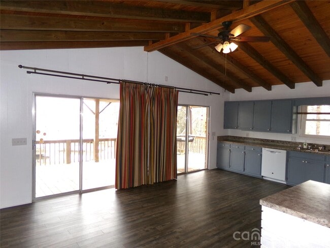 Building Photo - 869 Emerald Shores Rd