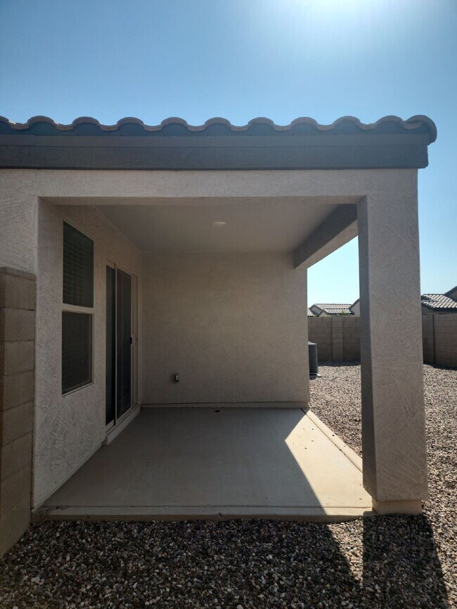 Building Photo - "Spacious 4-Bedroom Oasis in Casa Grande w...