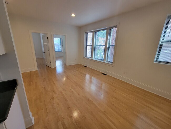 Building Photo - 3257 W Pierce Ave