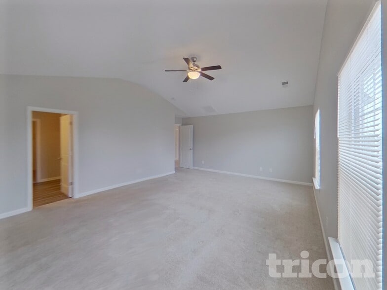 Building Photo - 547 Falls Cottage Run