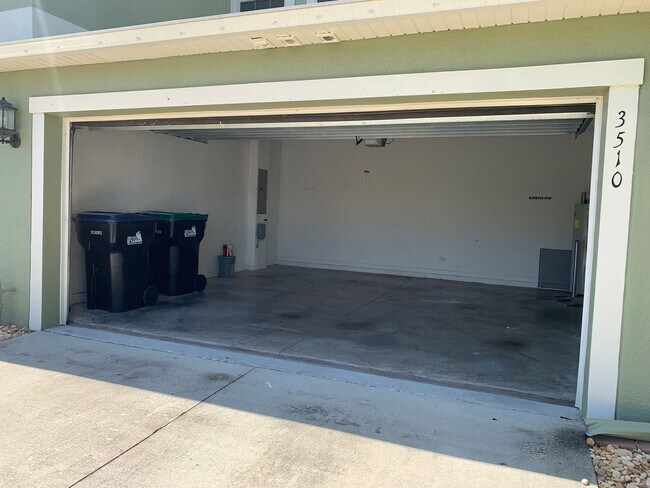 Building Photo - 4/2.5 Town Home w/ Loft and Office in Harr...