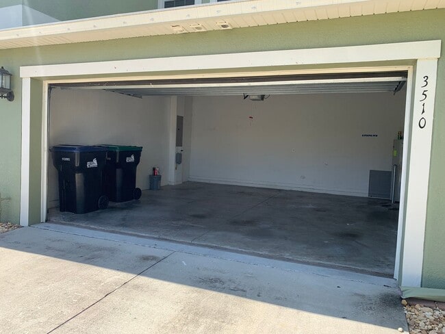 Building Photo - MOVE IN SPECIAL- 4/2.5 Town Home w/ Loft and Office in Harrington Pointe at Wyndham Lakes