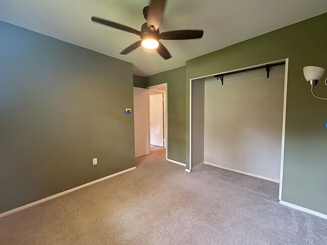 Building Photo - Lovely 4 Bed 3.5 Bath On Single Family Hom...