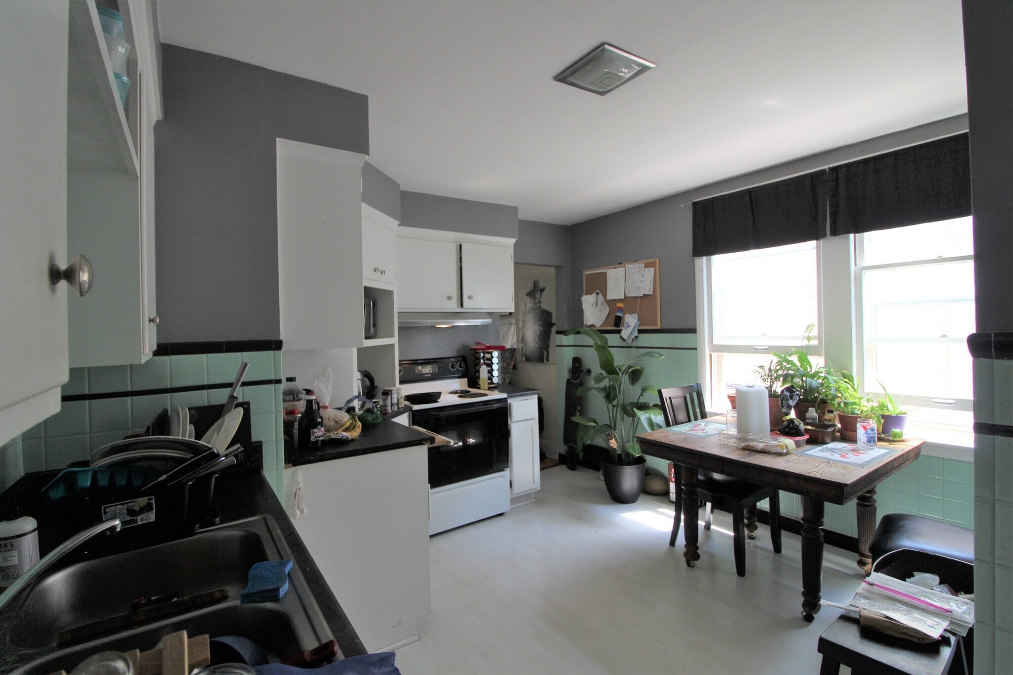 Building Photo - 2933 N Newhall St