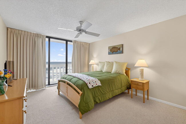 Building Photo - 9960 S Ocean Dr